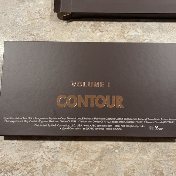 KAB COSMETICS CONTOUR PALETTE - Picture 5 of 5